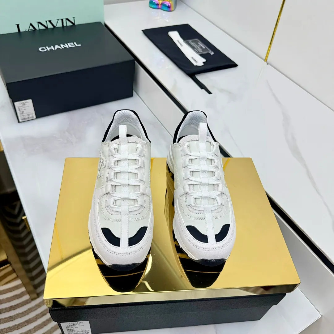 👟👟Ex-factory price 600👟👟High quality! ! ! CHANEL Chanel 25A latest thick-soled casual sports shoes. The counter is synchronized. The counter is very popular. It is a shoe that is very difficult to buy. The most popular thick-soled casual shoes on the Internet. As you can imagine, the most popular thick-soled casual shoes can not be missed. It has both good looks and comfort. Simple and versatile. The thick sole increases the height and is super versatile. Whoever wears it will look better. Upper: cowhide stitching. Lining: breathable mesh. Outsole: TPU original outsole. Size: 35-41 👉